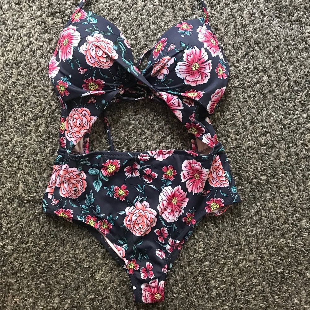 Shade & Shore one piece cut out swimsuit